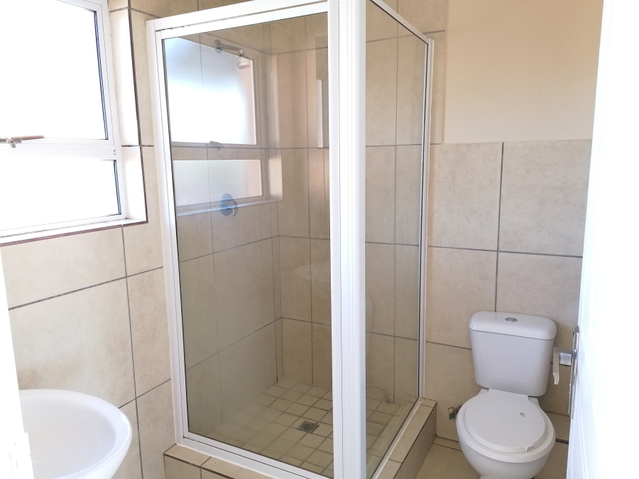 To Let 2 Bedroom Property for Rent in Buh Rein Estate Western Cape